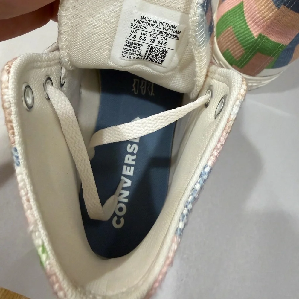 Converse fun stylish